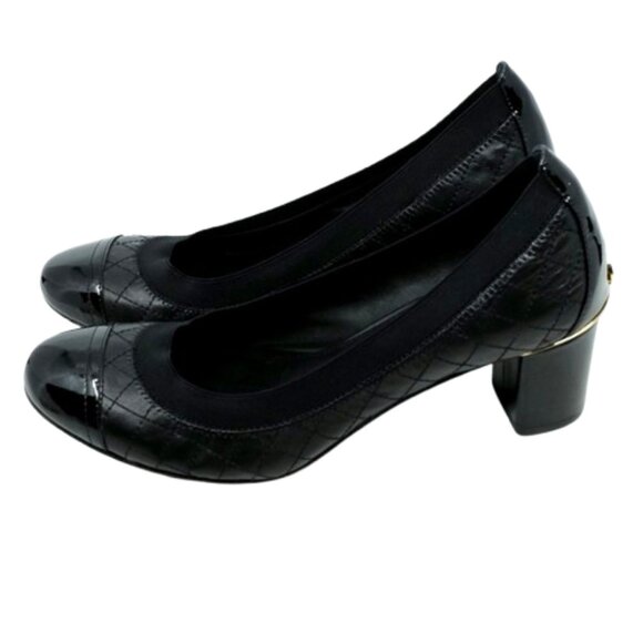 TORY BURCH~Carrie~QUILTED BLACK LEATHER CAP TOE PUMPS SHOES GOLD LOGO 10 - Picture 4 of 7